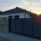 Automatické hliníkové posuvné brány značky FL BRÁNY
