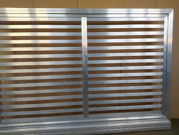 Detail nelakované hliníkové výplně ITALY vhodné pro plotová pole, posuvné brány a vstupní branky značky FL BRÁNY (ilustrační foto)  
 Detail nelakované hliníkové výplně ITALY vhodné pro plotová pole, posuvné brány a vstupní branky značky FL BRÁNY (ilustrační foto)