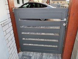 Hliníková vstupní branka, lakovaná výplň TRAIN, zakázková výroba FL BRÁNY (ilustrační foto) Hliníková vstupní branka, lakovaná výplň TRAIN, zakázková výroba FL BRÁNY (ilustrační foto)