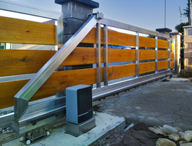 Hliníková posuvná brána značky FL BRÁNY 