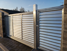 Automatická hliníková posuvná brána, plotová pole, branka, elektrický pohon. Zakázková výroba FL BRÁNY.