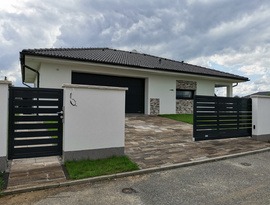 Hliníková posuvná brána značky FL BRÁNY 