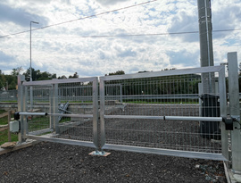 Automatická hliníková posuvná brána, plotová pole, branka, elektrický pohon. Zakázková výroba FL BRÁNY.