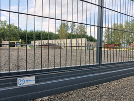 Automatická hliníková posuvná brána, plotová pole, branka, elektrický pohon. Zakázková výroba FL BRÁNY.