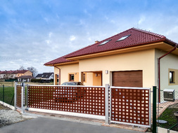 Posuvná brána STANDARD, šířka 300 cm, výška 120 cm,  lakovaný rám, výplň Alsquare lakovaná